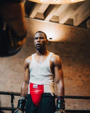 Kenny Ojuederie Instagram - Brazilian food on the table July 15th 🩸⚔️ 

Tickets for my fight in the @kingpynboxing semi finals are now available. link in bio 🇮🇪 

📸- @jonesfilming
