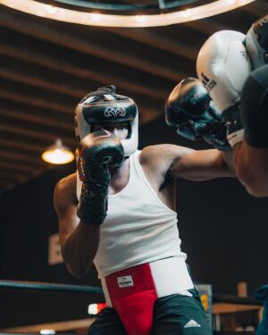 Kenny Ojuederie Instagram - Brazilian food on the table July 15th 🩸⚔️ 

Tickets for my fight in the @kingpynboxing semi finals are now available. link in bio 🇮🇪 

📸- @jonesfilming