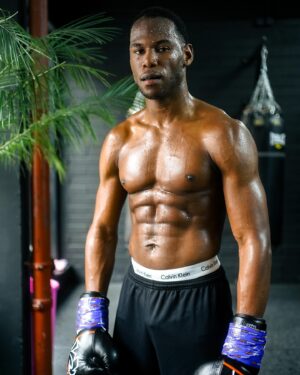 Kenny Ojuederie Instagram - 2 WEEKS TO GO!!! LOCKED IN. 🔒 🥊💥💨TICKETS AVAILABLE IN MY BIO !! @misfitsboxing @mf_daznxseries
