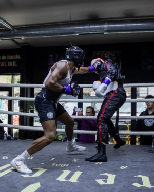 Kenny Ojuederie Instagram - 2 WEEKS TO GO!!! LOCKED IN. 🔒 🥊💥💨TICKETS AVAILABLE IN MY BIO !! @misfitsboxing @mf_daznxseries