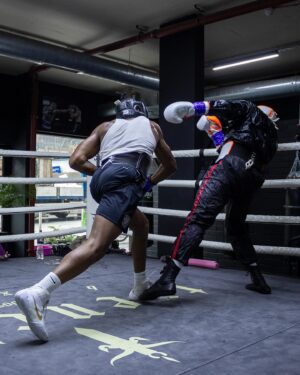 Kenny Ojuederie Instagram - 2 WEEKS TO GO!!! LOCKED IN. 🔒 🥊💥💨TICKETS AVAILABLE IN MY BIO !! @misfitsboxing @mf_daznxseries