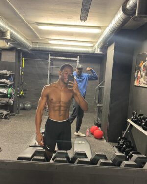 Kenny Ojuederie Instagram - 2 WEEKS TO GO!!! LOCKED IN. 🔒 🥊💥💨TICKETS AVAILABLE IN MY BIO !! @misfitsboxing @mf_daznxseries