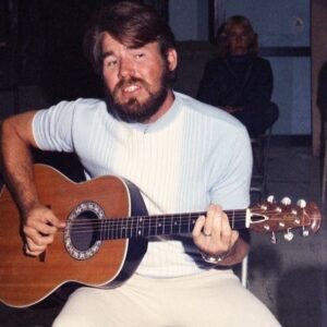 Kenny Rogers Instagram - What’s your favorite Kenny Rogers song and what’s your greatest memory tied to it? #throwbackthursday 
-Team KR