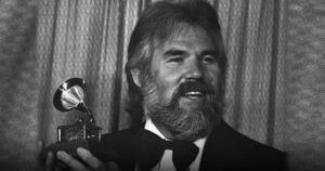 Kenny Rogers Instagram - Did you know Kenny Rogers took home Best Male Country Vocal Performance for “Lucille” at the 21st Grammy Awards in 1978? Written by Roger Bowling & Hal Bynum, the song from Kenny’s self-titled sophomore album rocketed KR to superstardom. 
#kennyrogers #lucille #grammys #legend #throwbackthursday 
{ 📷: @recordingacademy } 
-Team KR