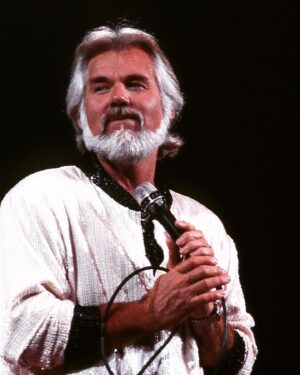 Kenny Rogers Instagram - Today we are celebrating you, your music, and the wonderful memories. Happy Heavenly Birthday, Kenny!

📷: Kelly Junkermann
©The Estate of Kenny Rogers

-Team KR