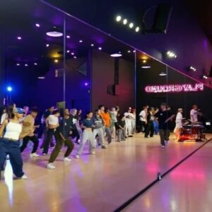 Kenny Wormald Instagram - 7377 Melrose is officially open!!!

Much love to everyone who came to the grand opening of our new 2nd LA studio!🫶 

THANK YOU to our team for working so hard to create this beautiful new space!👷‍♂️

Video of @kennywormald’s class 
🎥 @shanebruce 
🥁 @jessewilliamfarmer 
📍 @theplaygroundla