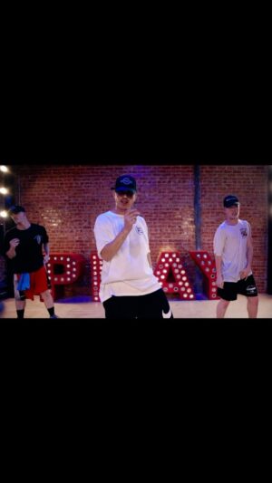 Kenny Wormald Instagram - 🎶 #mutual @shawnmendes #throwback dancing with my boys @charlie_bartley & @daynesempert @theplaygroundla 🔥🔥

#choreography @kennywormald 
🎥 @robfish_inc 
🥁 @jessewilliamfarmer