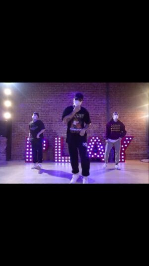 Kenny Wormald Instagram - @louisdipippa @daynesempert @rexkline 🔥🔥

🎶DIAMOND CHOKER

choreography: @kennywormald 
assisted by: @rexkline @daynesempert @louisdipippa

@theplaygroundla #playgroundla #dance #dancevideo #choreography