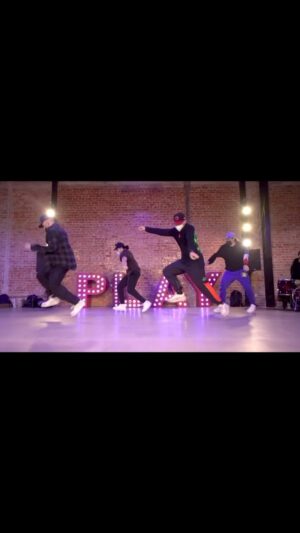 Kenny Wormald Instagram - Footage from my class last night 
@daynesempert @louisdipippa @vincecastillo13 @rexkline 🔥🔥

🎶 #DODAT @albinosemme 

choreography: @kennywormald @daynesempert @louisdipippa 

🥁 @jesse

#playgroundla