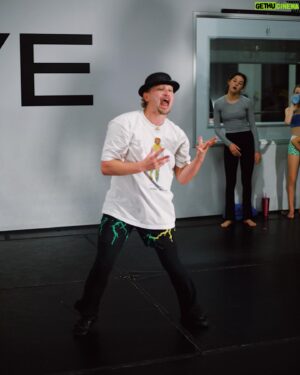 Kent Boyd Instagram - 😓 dancing 

📸 @alexalba10 🔥