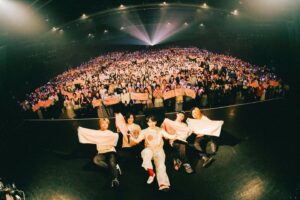 Kent Ito Instagram - 取り急ぎ！

昨日は「1st LIVE 咲音」ありがとうございました！

スタッフや客席にいた関係者の皆様から

「客席も含めてみんなで作った空気感が良かった」「伊東さんのファンマジで良い人多いですね！？」とか言ってもらえるのが僕は誇りです。

まだ写真あるかな〜？？あったら追加します！