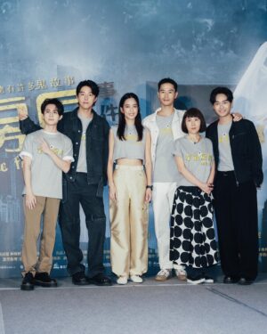 Kent Tsai Instagram - 凶宅犬vs 黑狗兄Amo 
@cheers_realty 

Brand @offduty_now @artifactsofficial 
Stylist @Kwenkwenyu
Hairstyle @jovi_cyf
Makeup @jasmine_kao1 @prettycool_makeup
Photography @zhutor