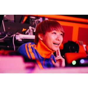 Kenta Suga Instagram - 1994.10.19
須賀健太今年で29歳。
ありがとう。
心からありがとう。
家族。
友達。
出逢ってくれた全ての皆様。
早いものでラスト20代。
"やり残すことのないように"なんて野暮は言わない。
まだまだ未熟。上等。
自分が大切だと思うものを変わらず手のひらいっぱいに抱えて走ってたいです。