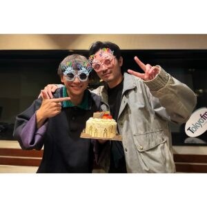Kenta Suga Instagram - インスタで投稿してなかったー！
先日、木村達成くんが僕のラジオに誕生日サプライズで突撃してきてくれました！

ほぼ1ヶ月遅れくらいで！笑

その模様は『AuDee』というラジオアプリ内の"須賀健太のスガラジ"# 32にて聴けますのでぜひ！！😳

たつなり俺のこと大好きなんだから😳
次は僕が祝わないとですね！