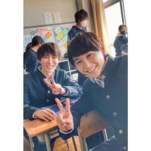 Kenta Suga Instagram - シンドラ『先生さようなら』
第3話今夜24時59分から！

拓郎と児玉の関係性も少しずつ見えてきて嬉しいですね😳
おたのしみにー！
