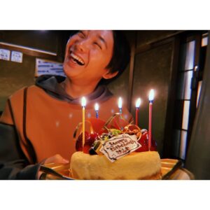 Kenta Suga Instagram - 今年も祝ってくれた。
本当に感謝。
何気なく。
当たり前のように。
そばにいて共有してくれる。
人に恵まれた人生です。