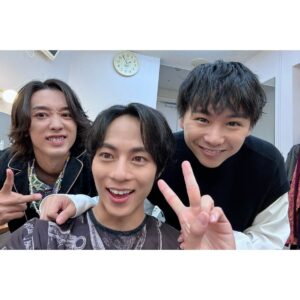 Kenta Suga Instagram - 昨日は『近藤頌利 BIRTHDAY EVENT 2024～対話～』
第一部のゲストありがとうございました！
めっちゃ楽しかった！
寝違えてたけど。笑
知り合ってからこんなに長いこと近くにいる同い年の役者がそんなに居ないのもあって、しょーりは特別な存在です。
これからもよろしく！😳

俺も半年で30歳か…😳