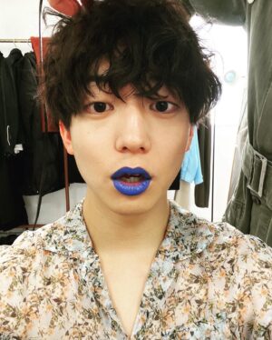 Kentaro Ito Instagram - NYLON JAPAN5月号、本日発売です👊
ぜひご覧ください‼️

kentaro....