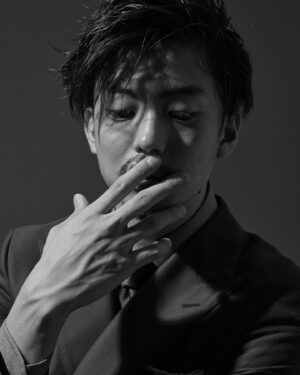 Kentaro Ito Instagram - 写真集のカバー公開です。
2パターンあるので、色々楽しんでもらえたら嬉しいです✌️

kentaro.....