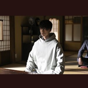 Kentaro Ito Instagram - 静かなるドンで近藤静也を演じさせて頂くことになりました。
素晴らしいスタッフキャストの皆さんとワンシーンワンシーン丁寧に撮影しております。

是非楽しみにして頂けたら嬉しいです！

では、本日も静也に🕶

行って参ります。

kentaro.....