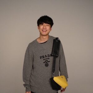 Kentaro Sakaguchi Instagram - 可愛いPRADA🥰

@Prada
#PradaTriangle