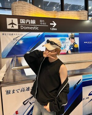 Kento Nakajima Instagram - Love,Skyliner

#仕事終わりばったり
#嬉しい
#20分おきにセクシー