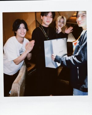 Kento Nakajima Instagram - 🎉🎂

#明るく学ぶ会
#明るく祝われた会
#幹事永瀬STY
#きんぷり
#セブンメン
#少年にんじゃ
#セクゾ
#急なサプライズ嬉しかったわあんがと