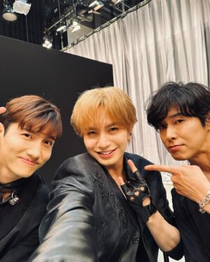Kento Nakajima Instagram - 東方神起先輩、大好き。です！
素敵なコラボの機会をいただけて
幸せでした！

10代の頃の僕もとても喜んでます🫶🏻

동방신기 선배님, 정말 좋아해요!
멋진 협업 기회를 주셔서 감사합니다!

10대 때의 저도 기뻐하고 있어요. ㅋㅋ

15년의 시간을 거쳐 선배님의 노래를 부를 수 있어서 정말 행복해요.

#東方神起さん
#ユンホさん
#チャンミンさん
#FNS歌謡祭夏