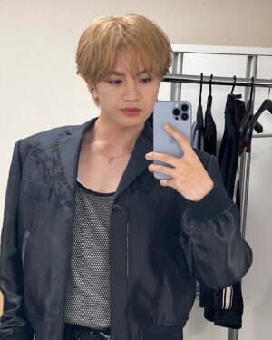 Kento Nakajima Instagram - 東方神起先輩、大好き。です！
素敵なコラボの機会をいただけて
幸せでした！

10代の頃の僕もとても喜んでます🫶🏻

동방신기 선배님, 정말 좋아해요!
멋진 협업 기회를 주셔서 감사합니다!

10대 때의 저도 기뻐하고 있어요. ㅋㅋ

15년의 시간을 거쳐 선배님의 노래를 부를 수 있어서 정말 행복해요.

#東方神起さん
#ユンホさん
#チャンミンさん
#FNS歌謡祭夏