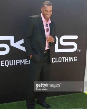 Kenyon Glover Instagram - I enjoy my life. All things are possible through Christ that strengthens us. I don't live a worry free life, but I do live a life that fully trust in God to lead me, guide me, comfort me, direct me and order every step I take. And He has not steered me wrong yet. Life is wonderful. I'm truly blessed and highly Favored. All things are working for my good and in my favor. 

#GodsSoldier #KenyonGlover #Goodlife #redcarpet #BrandAmbassador #motivationalSpeaker #Minister #Actor #Mogul #worldchanger #gettyimages #EspyAwards