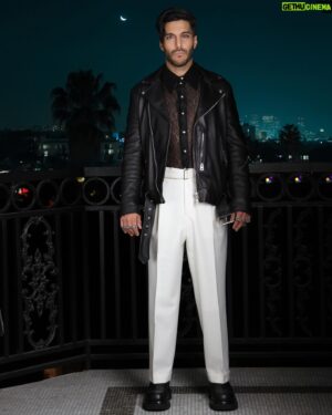 Keon Alexander Instagram - LACED. ⁣
⁣
⁣
(  first time ever in lace - thoughts anyone? )⁣
⁣
attending the Premiere of Season 6 of #TheExpanse.⁣
⁣
⁣
⁣
Photograph by Mellisa Bottali⁣
Grooming by Aika Flores @aikafloreshair ⁣
Rings by Pitango @pitangorings ⁣
⁣
Style⁣
@newbottega ⁣
@casablancabrand ⁣
@officinegenerale ⁣
@acnestudios ⁣
#xoMarco #ScreamingFirehawks