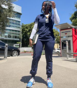 Keonna Green Instagram - New week, Fresh start!

Starting mine with Physics and Scrubs from @medcouture

#medcouture #scrubs #medicalsonographer #ultrasoundphysics #spi