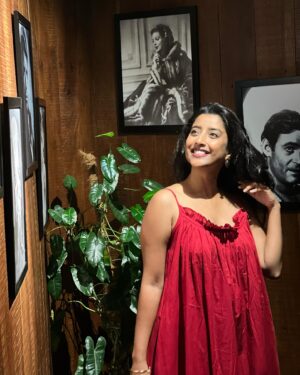 Ketaki Narayan Instagram - This “Tranquil Summer” dress by @c.a.n.o.o.p.i is perfect for those warm summer days where you want to feel relaxed and stylish. The vibrant red color adds a pop of energy, while the soft, flowing fabric ensures maximum comfort and mobility. Whether you’re strolling through the city or lounging by the pool, this dress is the perfect choice for a peaceful and fashionable summer experience.

#ketakinarayan #canoopi #lifestyle #summerdress #red