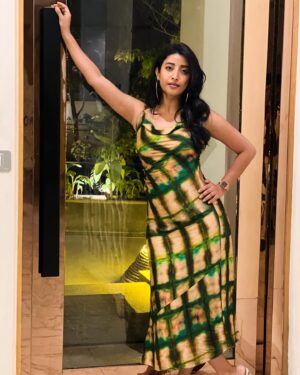 Ketaki Narayan Instagram - Can I sing a song for you or be a poem of unknowns ..

#yatrapromotion #ketakinarayan