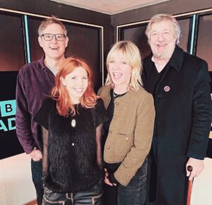 Kevin Clifton Instagram - Thats a pretty cool gang
@sjdooley @officiallouistheroux @zoetheball @stephenfryactually
