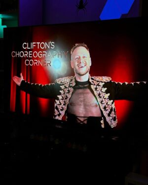 Kevin Clifton Instagram - Good to be back. Thanks for having me @bbcstrictly #ItTakesTwo
❤️