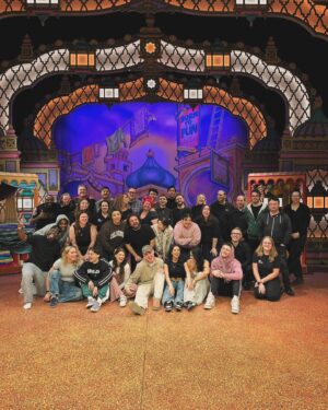 Kevin Clifton Instagram - Last day on Aladdin with this lovely lot 🧞‍♂️ @marlowetheatre