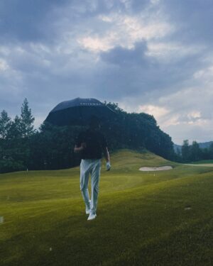 Kevin Dockry Instagram - I am slowly becoming more and more addicted to golf which is not great for our finances…It was my first time back on the course after a long hiatus and Mother Nature threw everything at us. Heat, sun, rain, wind. Luckily my @callawayapparel_korea kept me dry and comfortable in the sun/heat! I finally understand high performance golf apparel! 🙏 
Can’t wait to get back out on the course!
