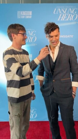 Kevin G. Quinn Instagram - I recently got a chance to interview @joelsmallbone from @forkingandcountry about his new film, with @lionsgate and @kingdomstorycompany Unsung Hero. We talked about the importance of family and what he hopes people take away from this film. I hope that this movie inspires you as much as it has inspired me. Grab your tickets and see #UnsungHeroMovie in theaters this Friday. #LionsgatePartner