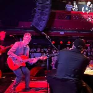 Kevin Johansen Instagram - Gracias, Barcelona! Bona nit! 🫶🔥