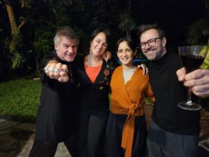 Kevin Johansen Instagram - Al fin canté con mi querida ídolamiga, @julietavenegasp (con quien compartiremos en Madrid en julio por las @nochesdelbotanico3) y los grossos de @eldavidaguilar @luciomantel @maxipadin @miguel_talarita @marielfuertes @wirandajohansen @pancho_ricco @kimm.johansen @freddy.camposs @tomjohansen__ @lala.franco.7 @marcelodny @ilfratan y flia extendida, gracias! 🫶