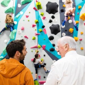 Kevin Jorgeson Instagram - 2020 is going to be a big year for @1climb_official. I’m super excited about all the projects we have in the pipeline and for support from elected officials like @repmikethompson. Changing lives through climbing, one wall, one kid, one climb at a time.
📷: @kaare_iverson_photography