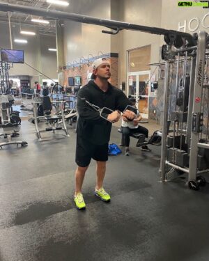Kevin Kiley Jr. Instagram - White hat 

Green shoes 

Clear eyes 

Full heart 

Can’t lose let’s go - Junior