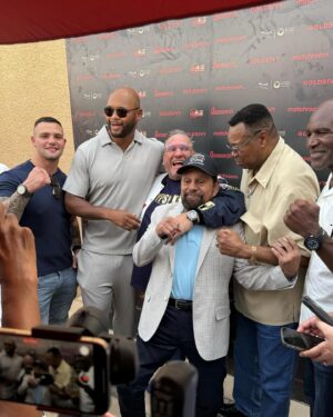 Kevin Lerena Instagram - Spencer Brown bringing the past and current together like a true G 🔥 Legends like Roberto “Hands of Stone” Duran, Larry Holmes, Evander “ Real Deal ” Holyfield, and Antonio Tarver to the current modern-day champs 🥊 @spencerbrownmrgoldstar & his excellency @turkialalshik are bridging the gap in boxing 💯 Thank you