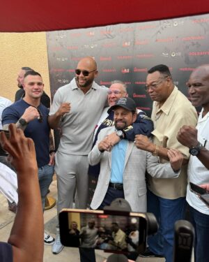 Kevin Lerena Instagram - Spencer Brown bringing the past and current together like a true G 🔥 Legends like Roberto “Hands of Stone” Duran, Larry Holmes, Evander “ Real Deal ” Holyfield, and Antonio Tarver to the current modern-day champs 🥊 @spencerbrownmrgoldstar & his excellency @turkialalshik are bridging the gap in boxing 💯 Thank you