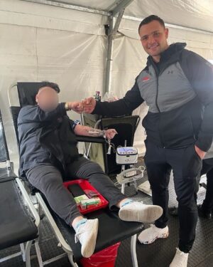 Kevin Lerena Instagram - Blood drive at the SkyNet headquarters 💯 Donating blood is an easy way to save lives, and I’m proud to support this important cause. Shout out to SkyNet for always giving back! 🩸🩸 #GiveBlood #SaveaLife || @skynetsouthafrica