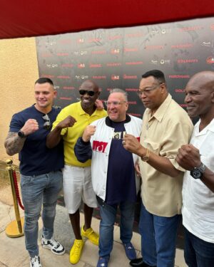 Kevin Lerena Instagram - Spencer Brown bringing the past and current together like a true G 🔥 Legends like Roberto “Hands of Stone” Duran, Larry Holmes, Evander “ Real Deal ” Holyfield, and Antonio Tarver to the current modern-day champs 🥊 @spencerbrownmrgoldstar & his excellency @turkialalshik are bridging the gap in boxing 💯 Thank you