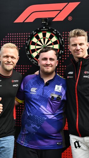 Kevin Magnussen Instagram - Stepping up to the oche 🎯 

Nico “Hulk” Hulkenberg & Kevin “The Viking” Magnussen vs Luke “The Nuke” Littler 🤜🤛

#HaasF1 #BritishGP