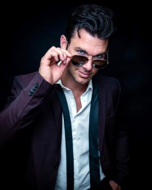 Kevin McGarry Instagram - I wear my sunglasses at night.
 📸 @jrtography