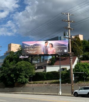 Kevin McGarry Instagram - Billboard Dad - & Mother. 

#Hearties who remembers the MK & Ashley classic? 👭🏼